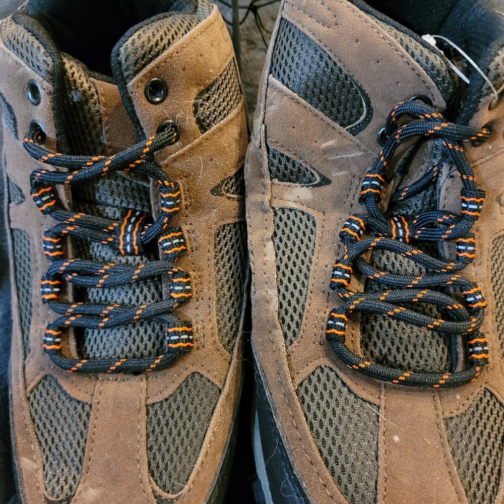 Boy's hiking boots